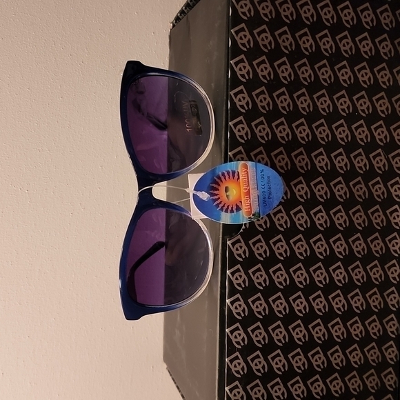 Accessories - Designer sunglasses